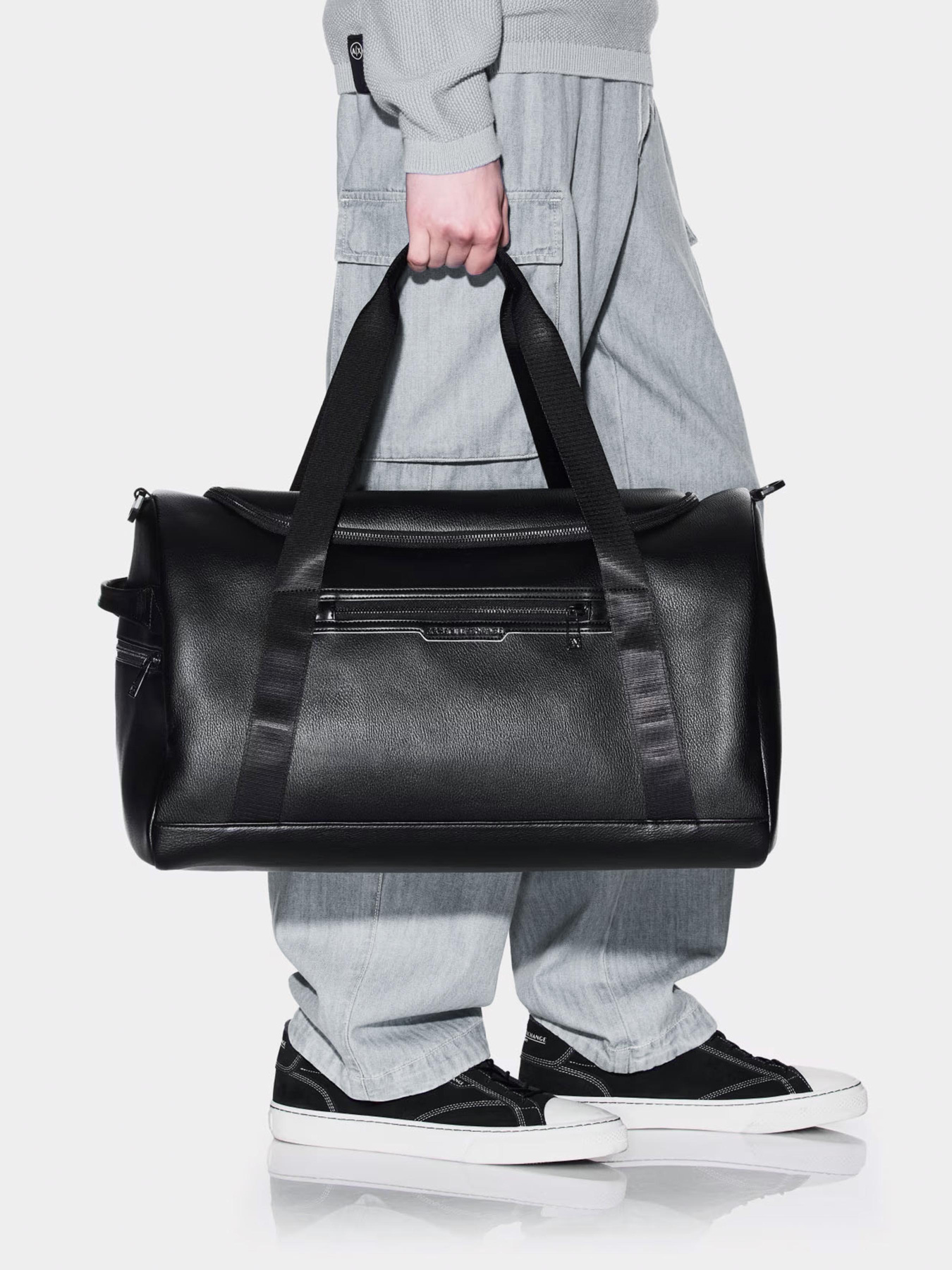 Дорожные сумки и чемоданы Armani Exchange модель XM001999-AF17205-MC105 Фото