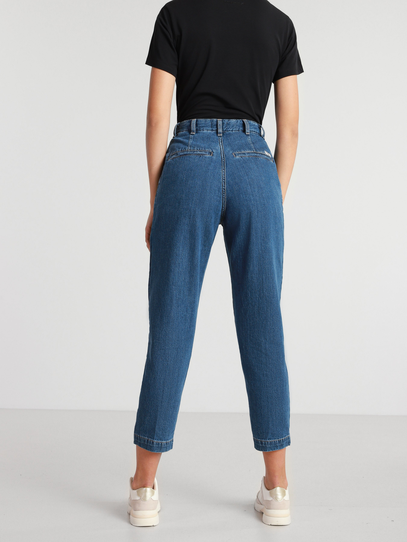 Джинсы Wrangler Mom Chino модель W22HZB26K_32 Фото