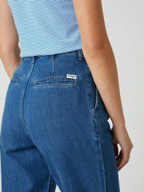 Джинсы Wrangler Mom Chino модель W22HZB26K_32 Фото