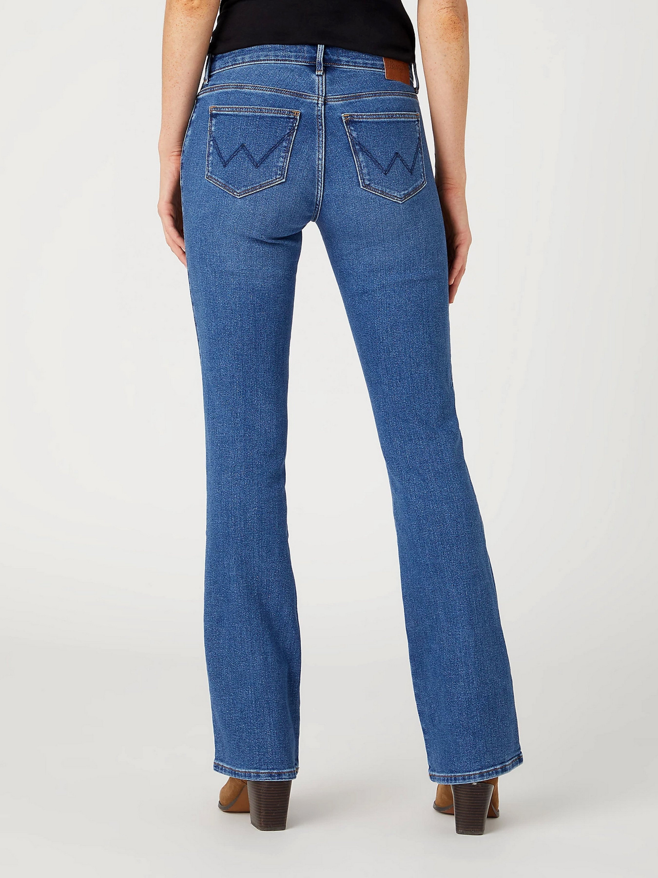 Джинси Wrangler Bootcut Camellia модель W28B4734R_32 Фото