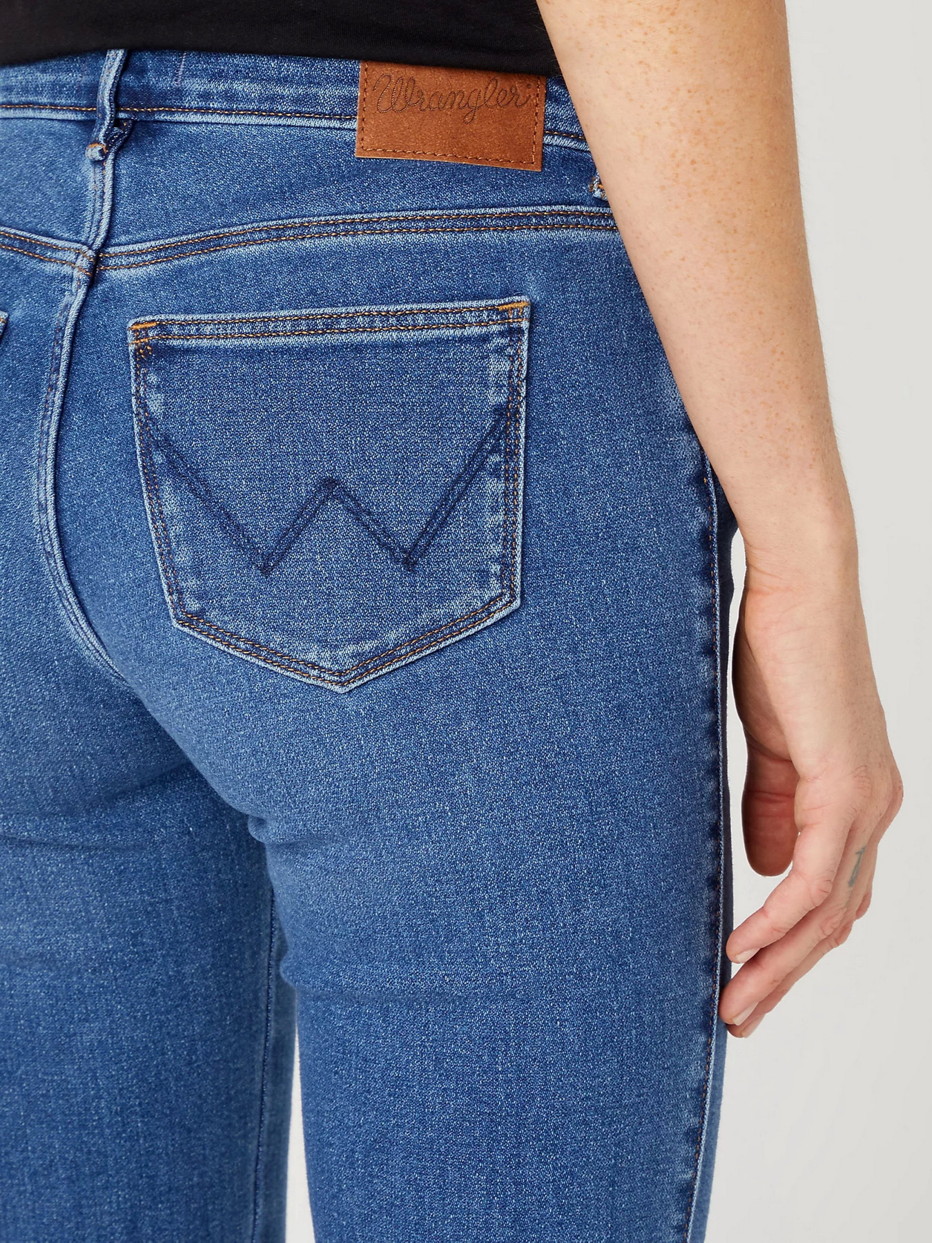 Джинси Wrangler Bootcut Camellia модель W28B4734R_32 Фото