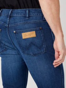 Джинсы Wrangler Larston модель W18SOC42G_32 Фото