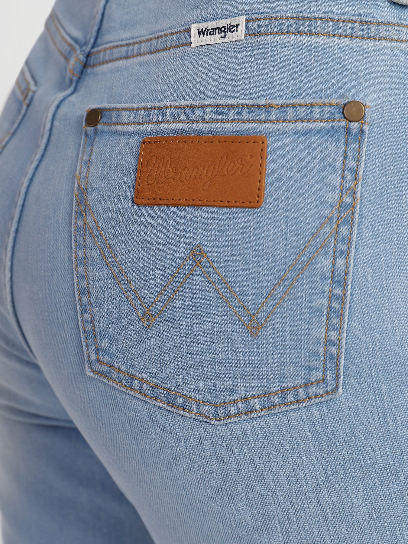 Джинси Wrangler Mom модель W246HN42H_32 Фото