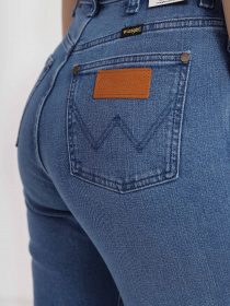 Джинси Wrangler Mom модель W246HN42M_32 Фото
