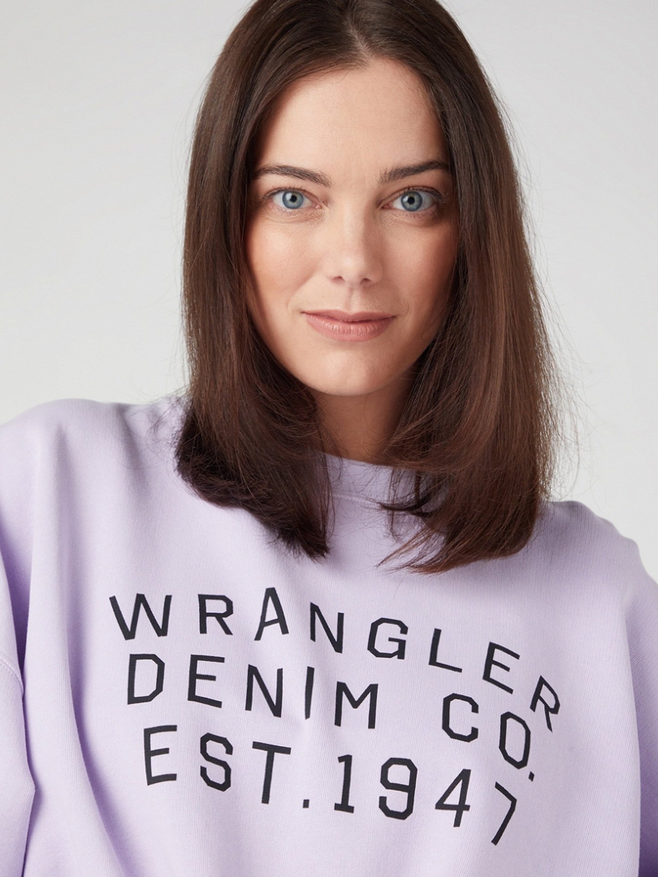 Худі та світшоти Wrangler Crew Sweat Slogan модель W6R5HAP26 Фото