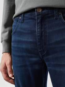 Джинси Wrangler Greensboro модель 112350742 Фото