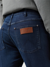 Джинси Wrangler Greensboro модель 112350742 Фото