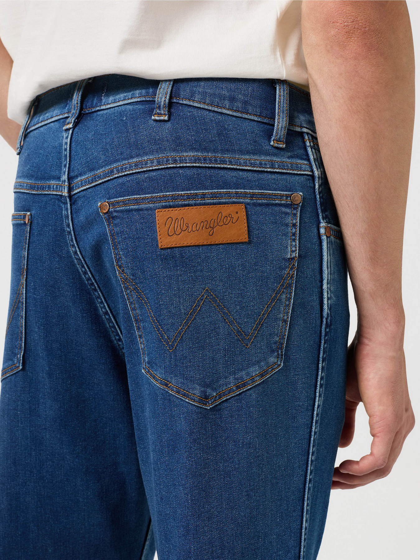 Джинсы Wrangler River модель 112350856 Фото