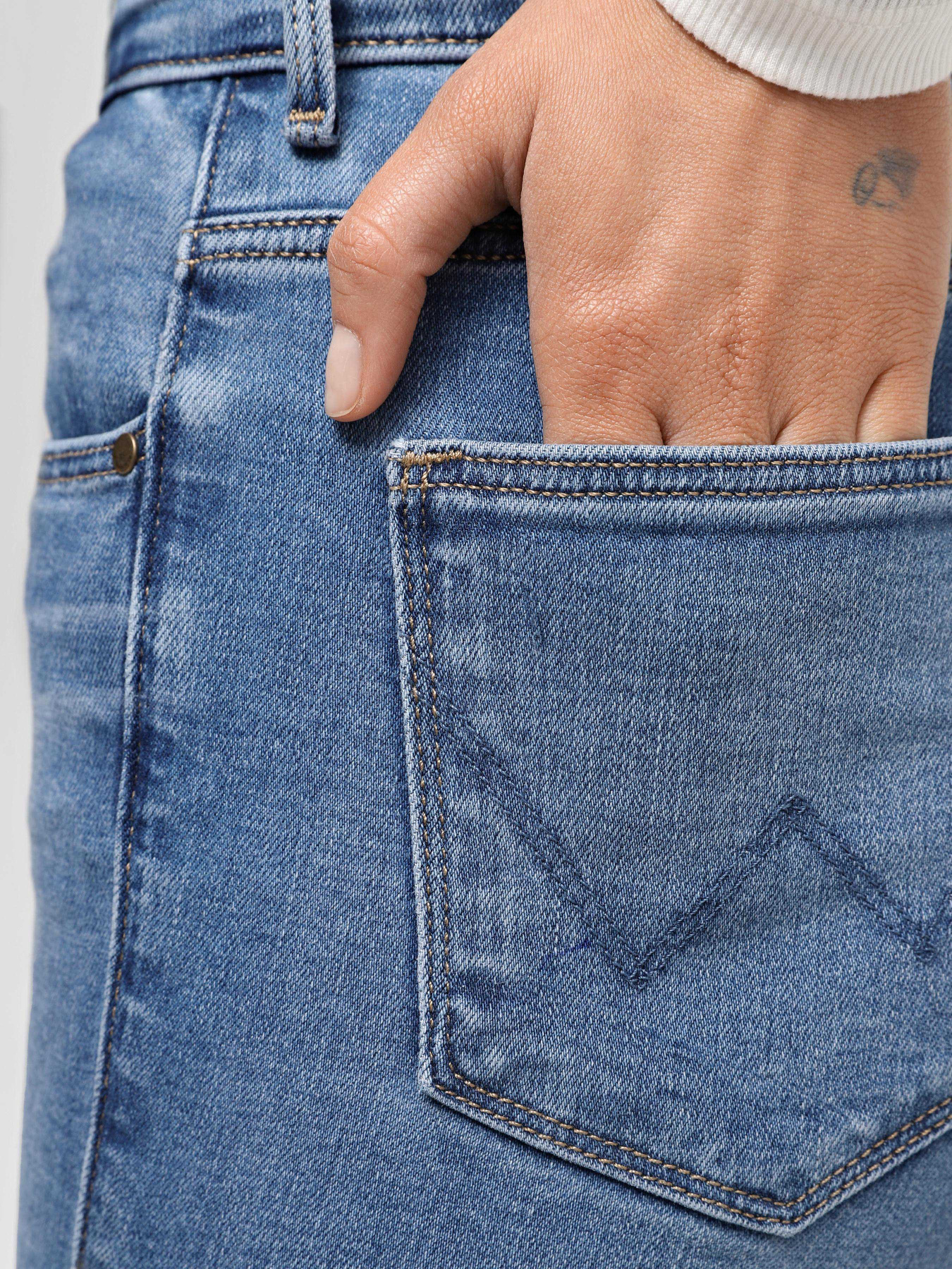 Джинсы Wrangler Slim модель W26LCY37M Фото