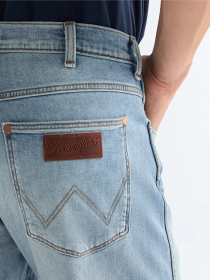 Джинсы Wrangler FRONTIER модель 112377829 Фото