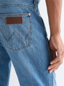 Джинси Wrangler FRONTIER модель 112377868 Фото