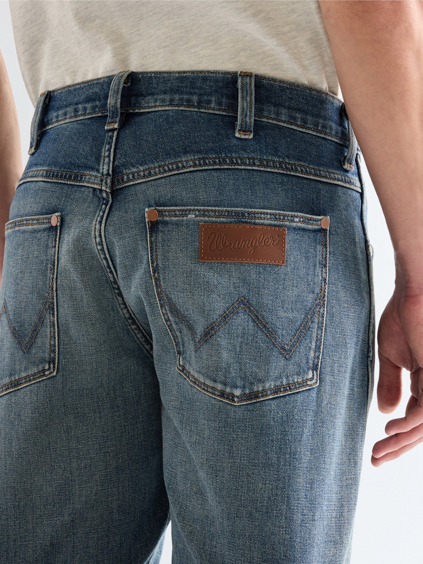 Джинсы Wrangler FRONTIER модель 112377828 Фото