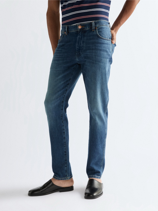 Джинсы Wrangler RIVER модель 112378694 Фото