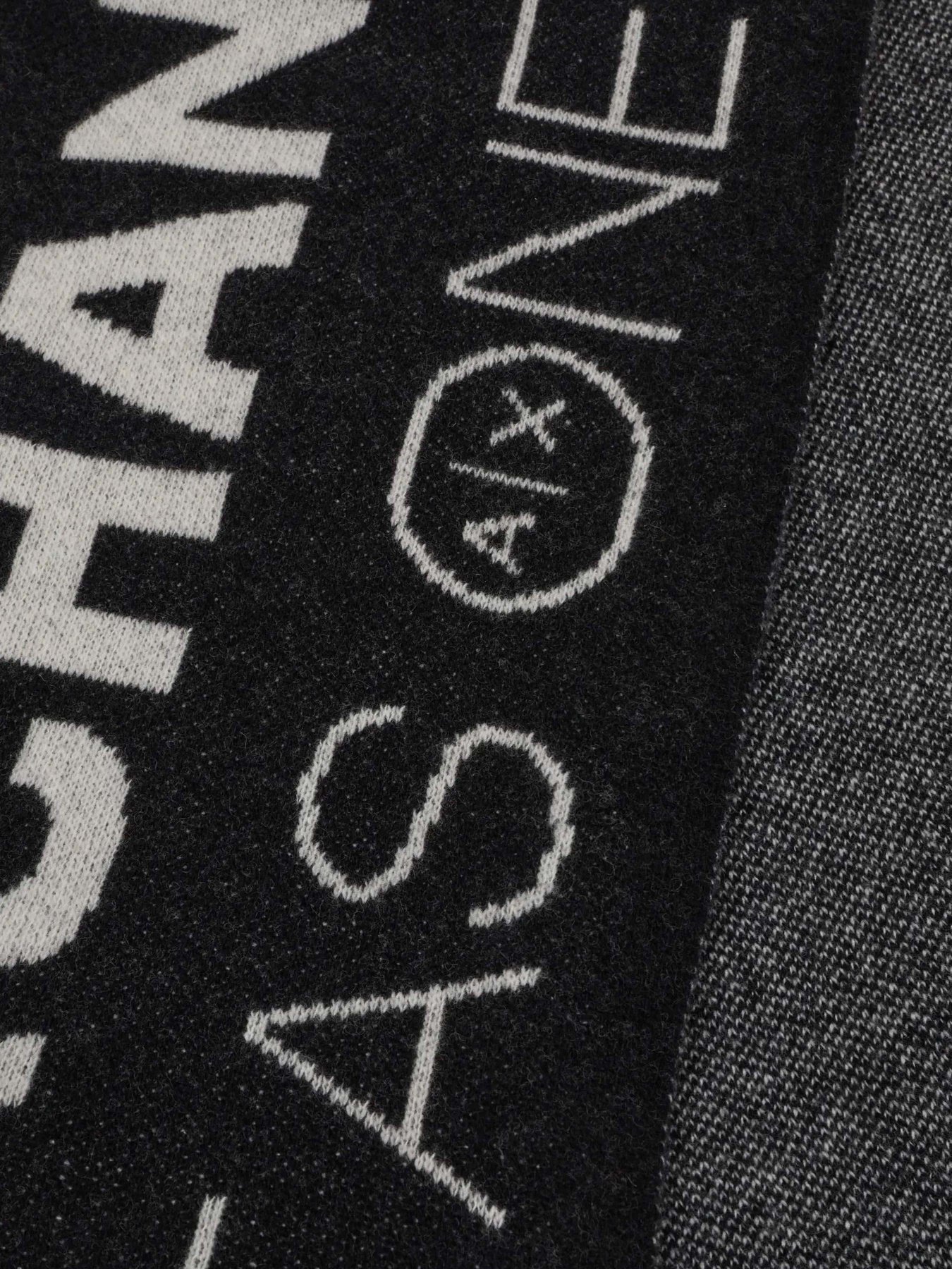 Шарфы и платки Armani Exchange модель 954602-3F300-00121 Шарфы и платки Armani Exchange модель 954602-3F300-00121 Фото