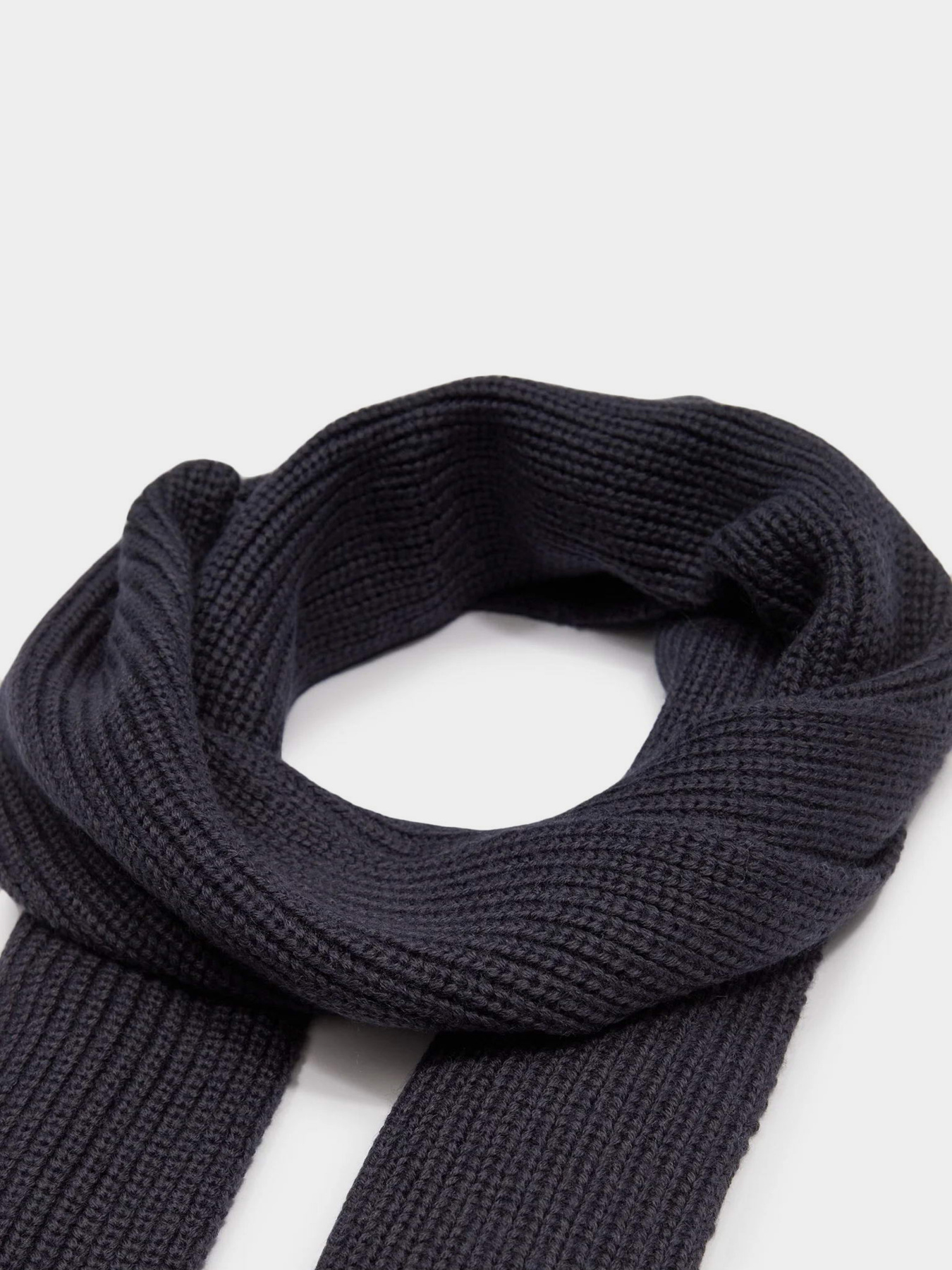 Шарфи та хустки Armani Exchange модель 954616-3F307-00035 Шарфи та хустки Armani Exchange модель 954616-3F307-00035 Фото