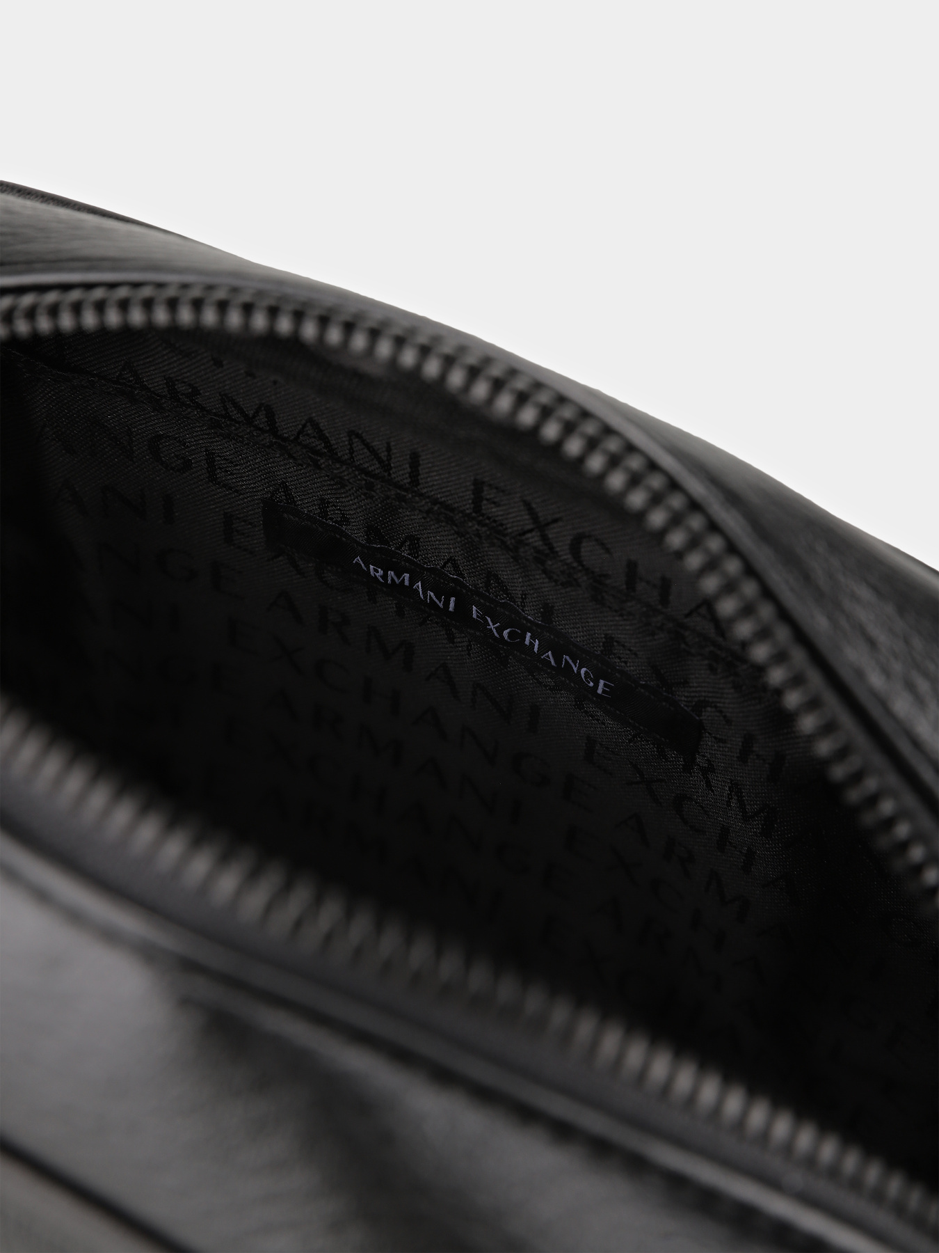 Сумки Armani Exchange модель XM002000-AF17205-MC105 Сумки Armani Exchange модель XM002000-AF17205-MC105 Фото