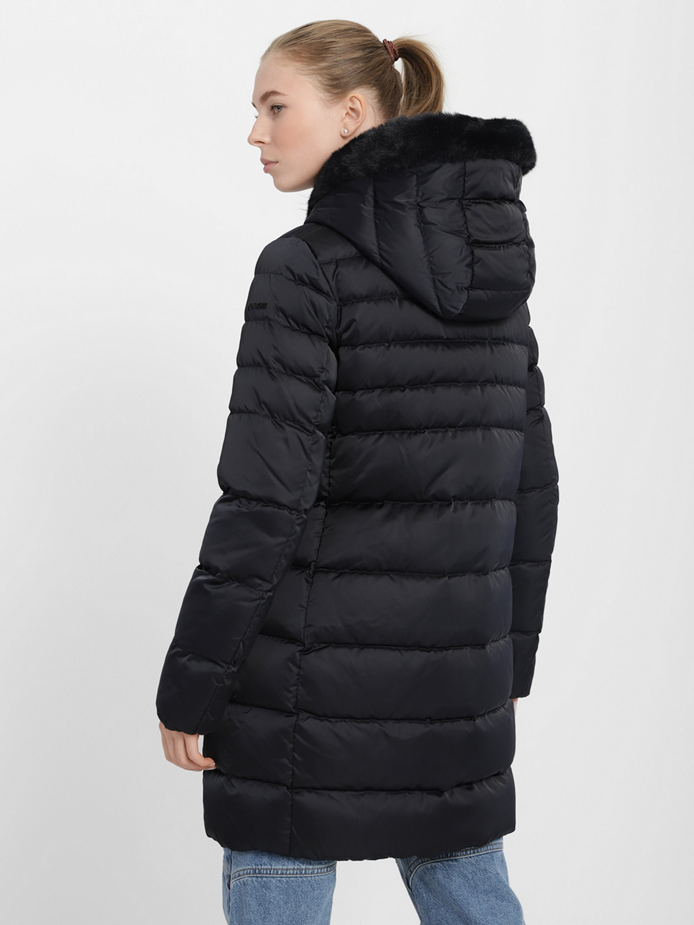 Куртки и дубленки Geox Chloo модель W1425Y-T2655-F4386 Куртки и дубленки Geox Chloo модель W1425Y-T2655-F4386 Фото