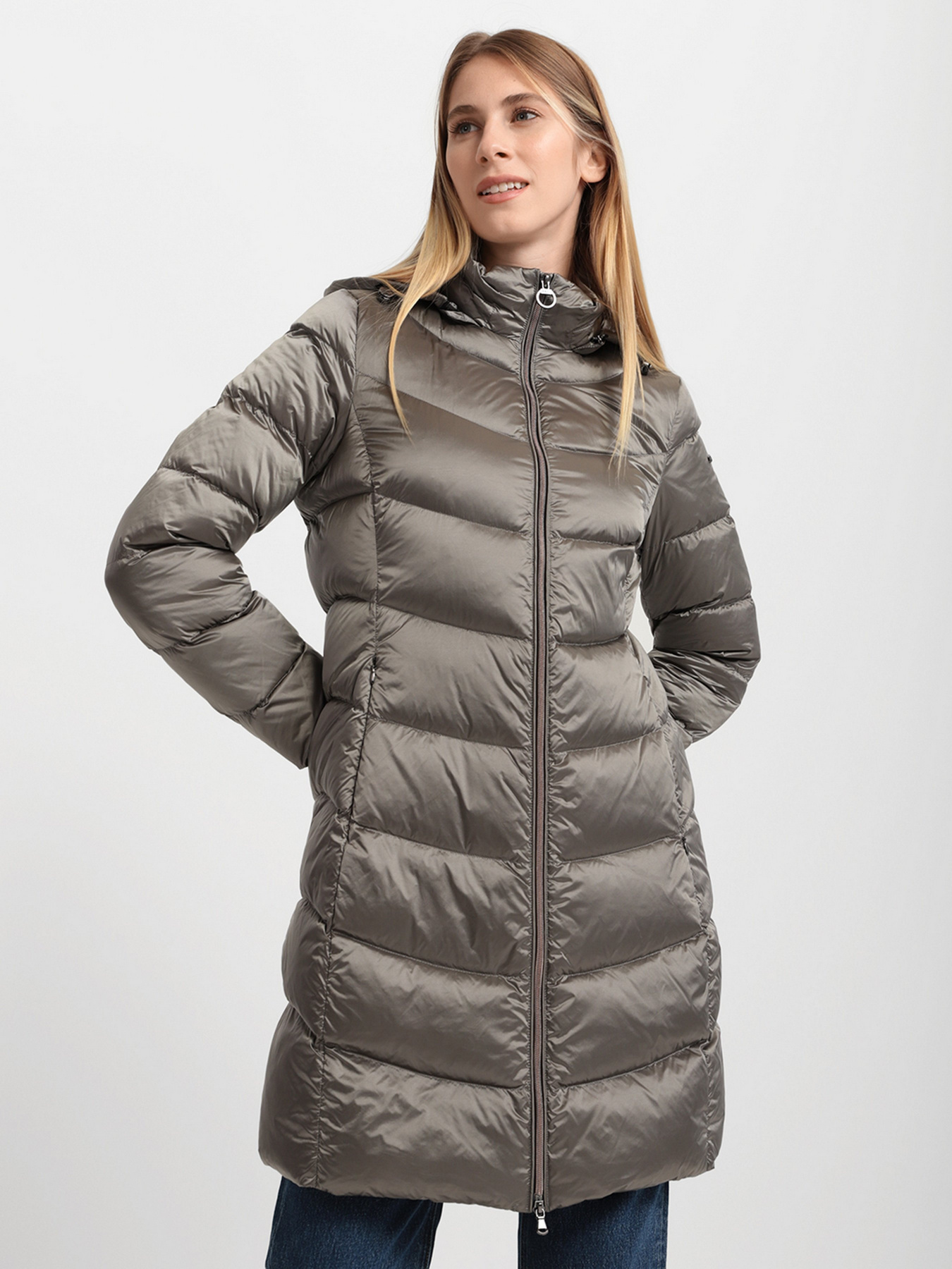 Куртки и дубленки Geox Adrya модель W1426X-T2566-F1571 Куртки и дубленки Geox Adrya модель W1426X-T2566-F1571 Фото