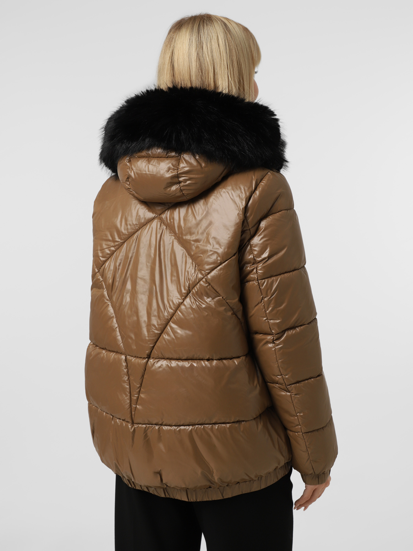 Куртки и дубленки Geox модель W5628S-T3121-F5212 Куртки и дубленки Geox модель W5628S-T3121-F5212 Фото