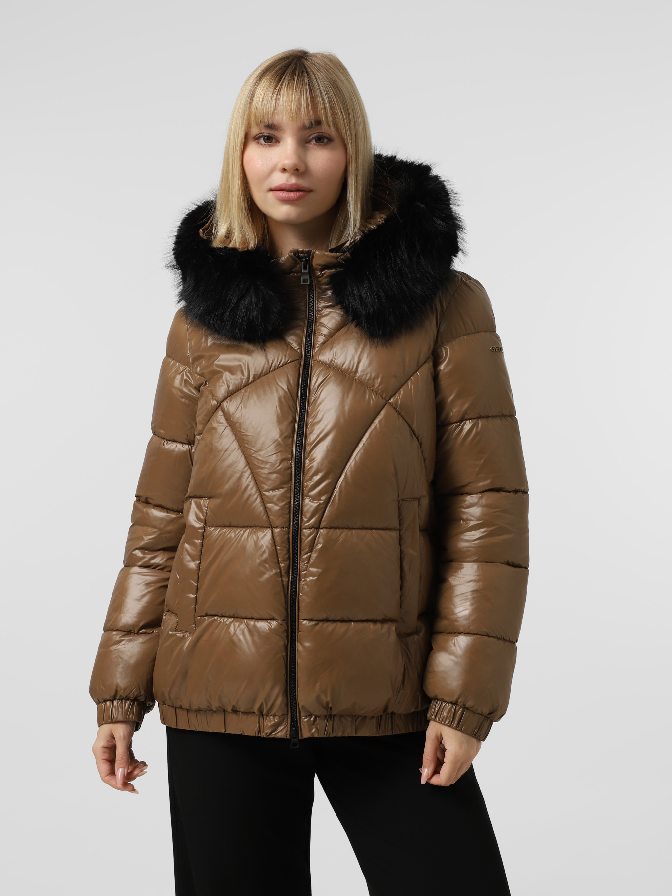 Куртки и дубленки Geox модель W5628S-T3121-F5212 Куртки и дубленки Geox модель W5628S-T3121-F5212 Фото