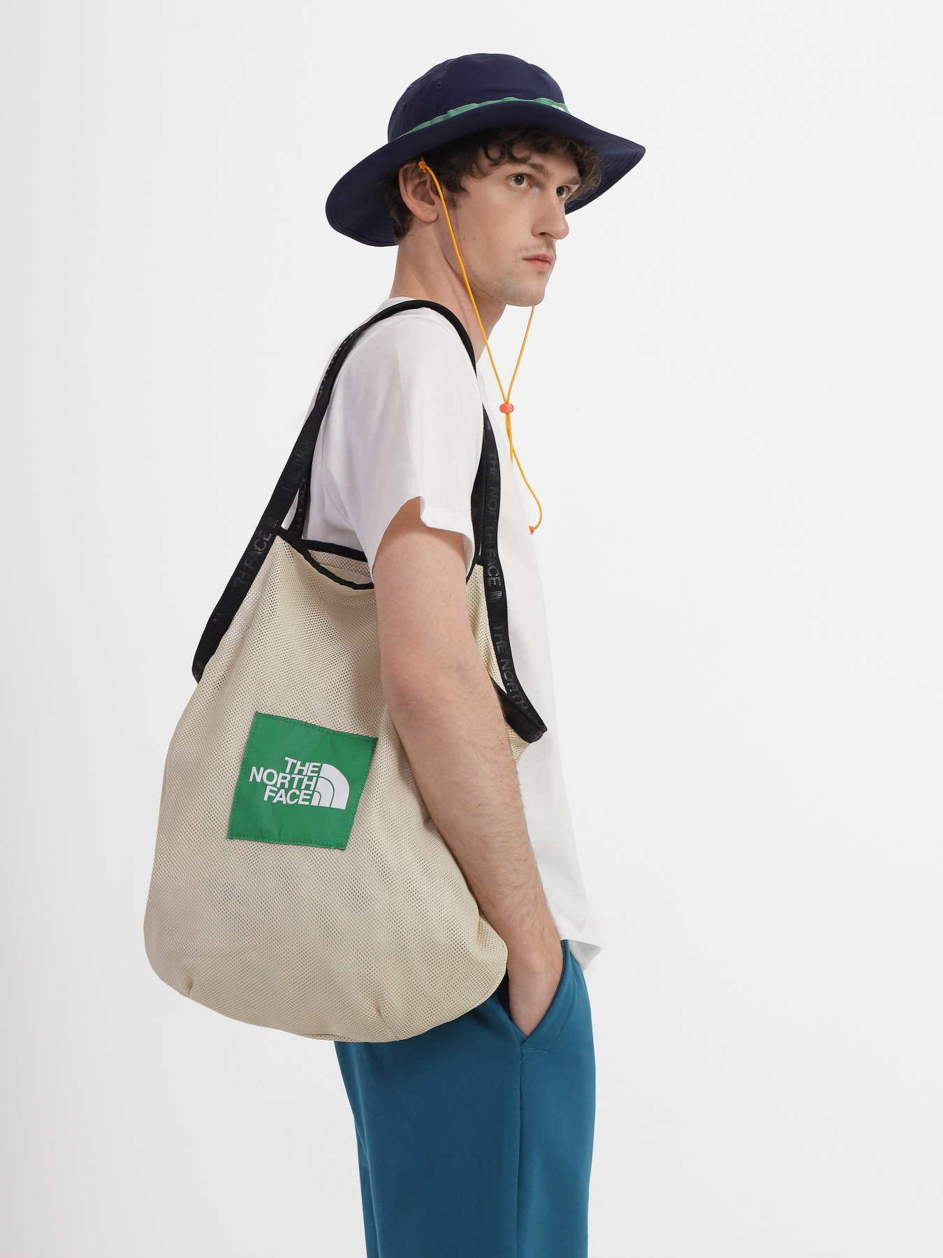 Сумки The North Face Circular Gravel модель NF0A81BW3X41 Фото
