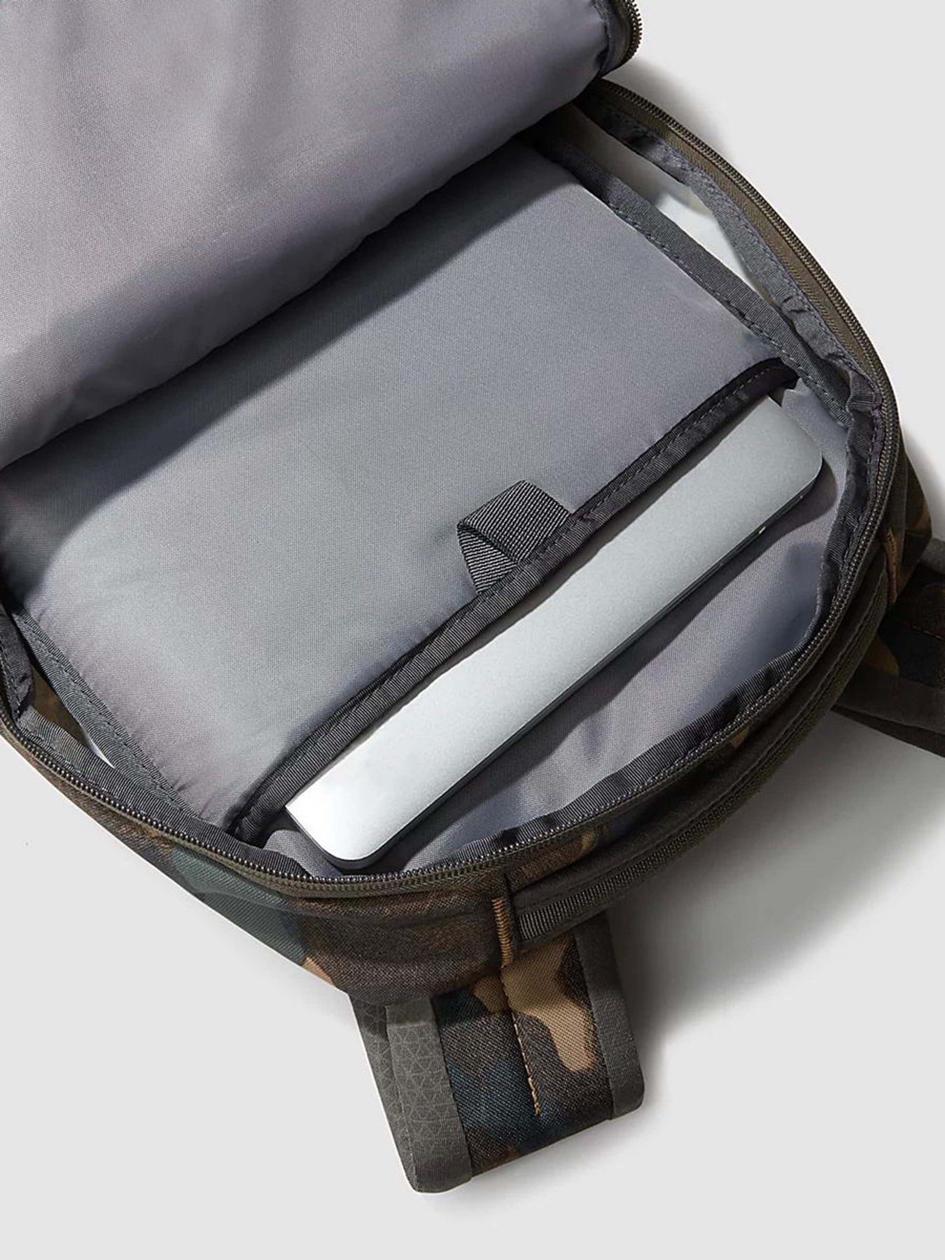 Рюкзаки The North Face Jester 28L модель NF0A3VXFO861 Фото