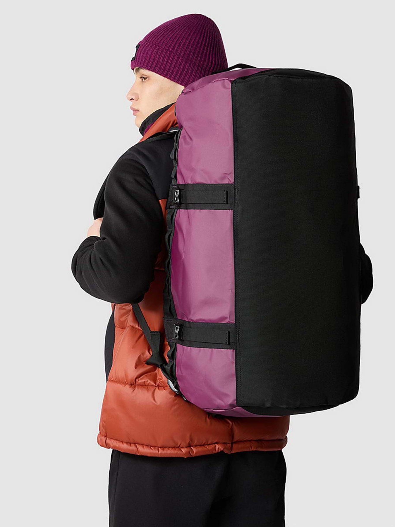 Дорожные сумки и чемоданы The North Face Duffel M Sack Voyage модель NF0A52SAKK91 Дорожные сумки и чемоданы The North Face Duffel M Sack Voyage модель NF0A52SAKK91 Фото