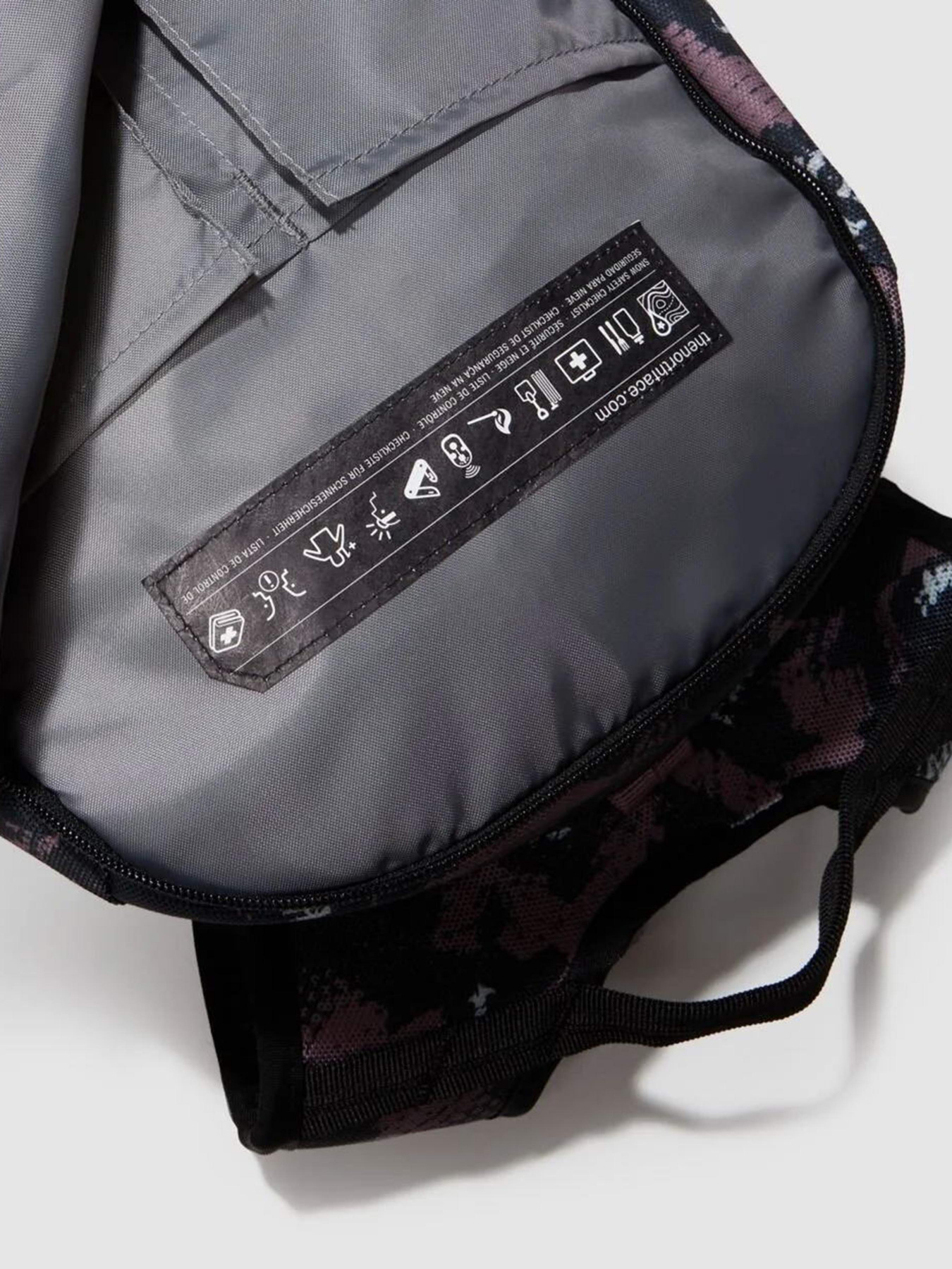 Рюкзаки The North Face Slackpack 20L модель NF0A4VPUO5Q1 Рюкзаки The North Face Slackpack 20L модель NF0A4VPUO5Q1 Фото
