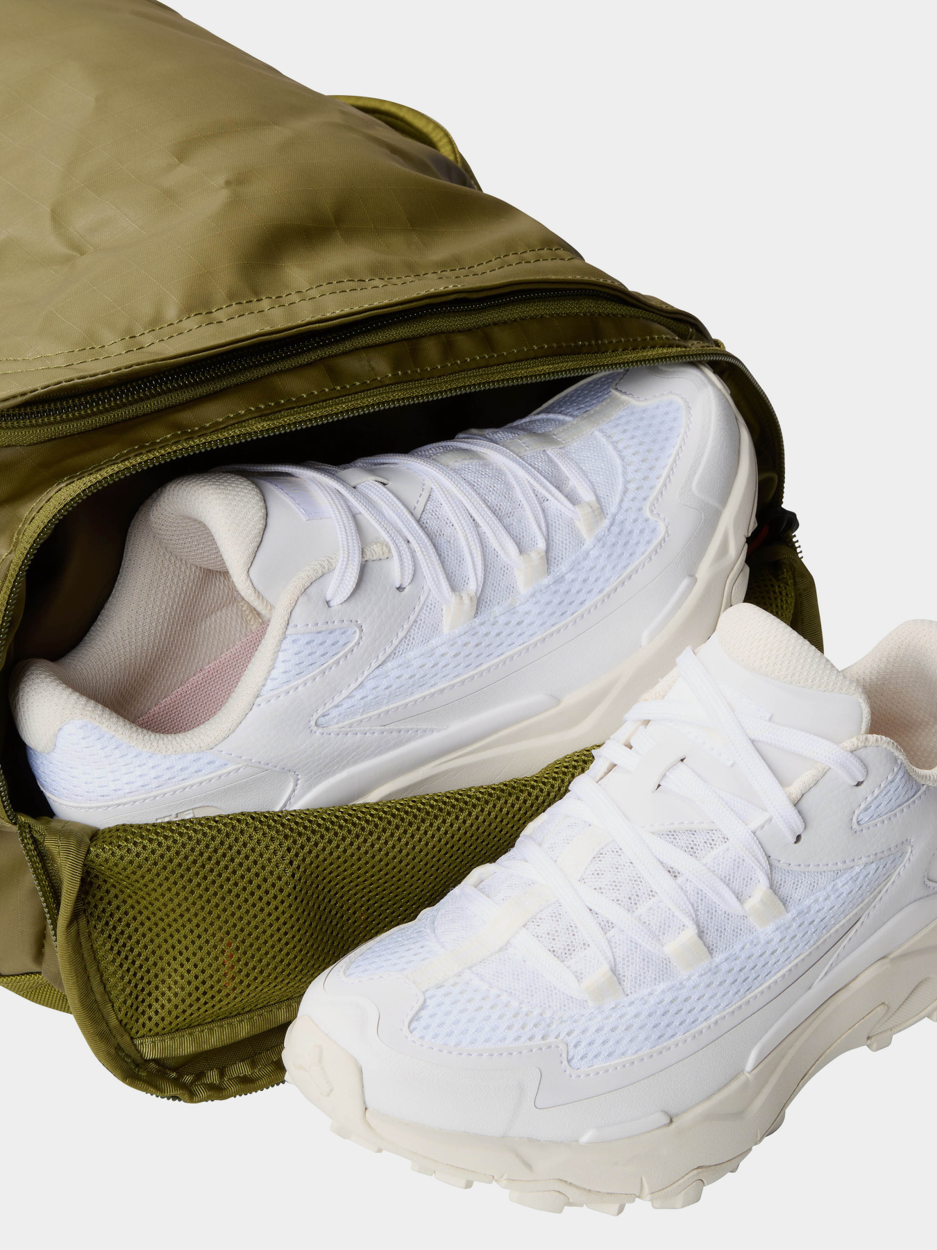 Дорожні сумки та валізи The North Face Base Camp Voyager Duffel 32l модель NF0A52RRXI41 Дорожні сумки та валізи The North Face Base Camp Voyager Duffel 32l модель NF0A52RRXI41 Фото