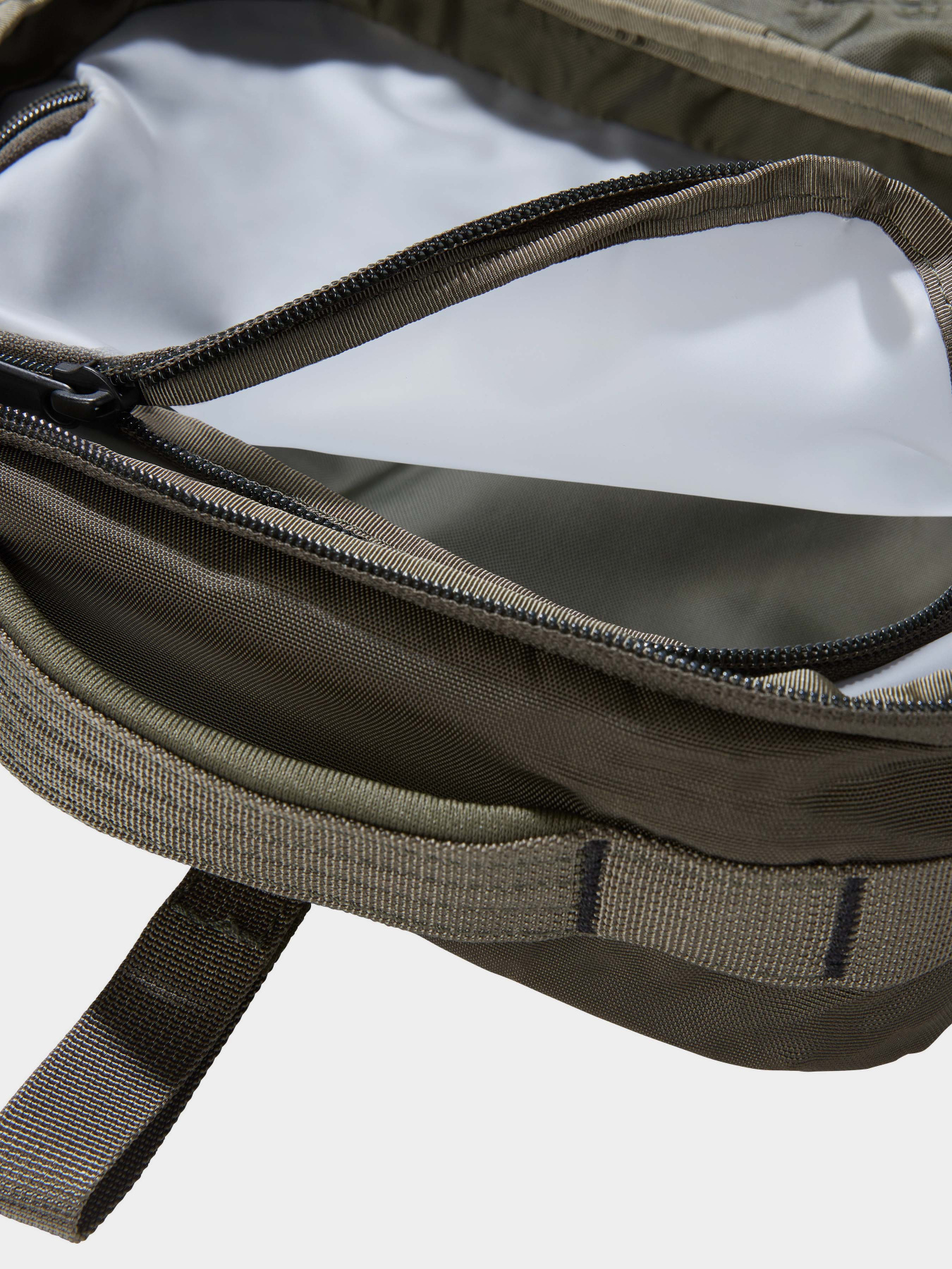 Сумки The North Face Base Camp Voyager Toiletry Kit модель NF0A81BLBQW1 Сумки The North Face Base Camp Voyager Toiletry Kit модель NF0A81BLBQW1 Фото