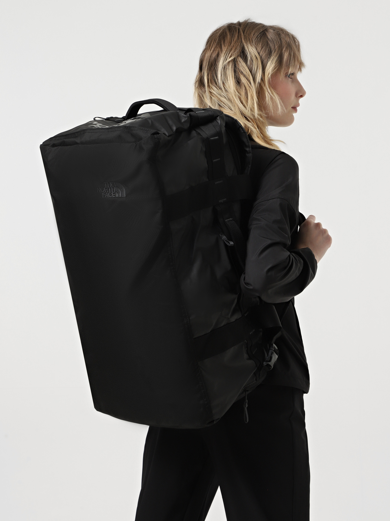 Дорожні сумки та валізи The North Face Base Camp Voyager Duffel 62L модель NF0A52S3KT01 Фото