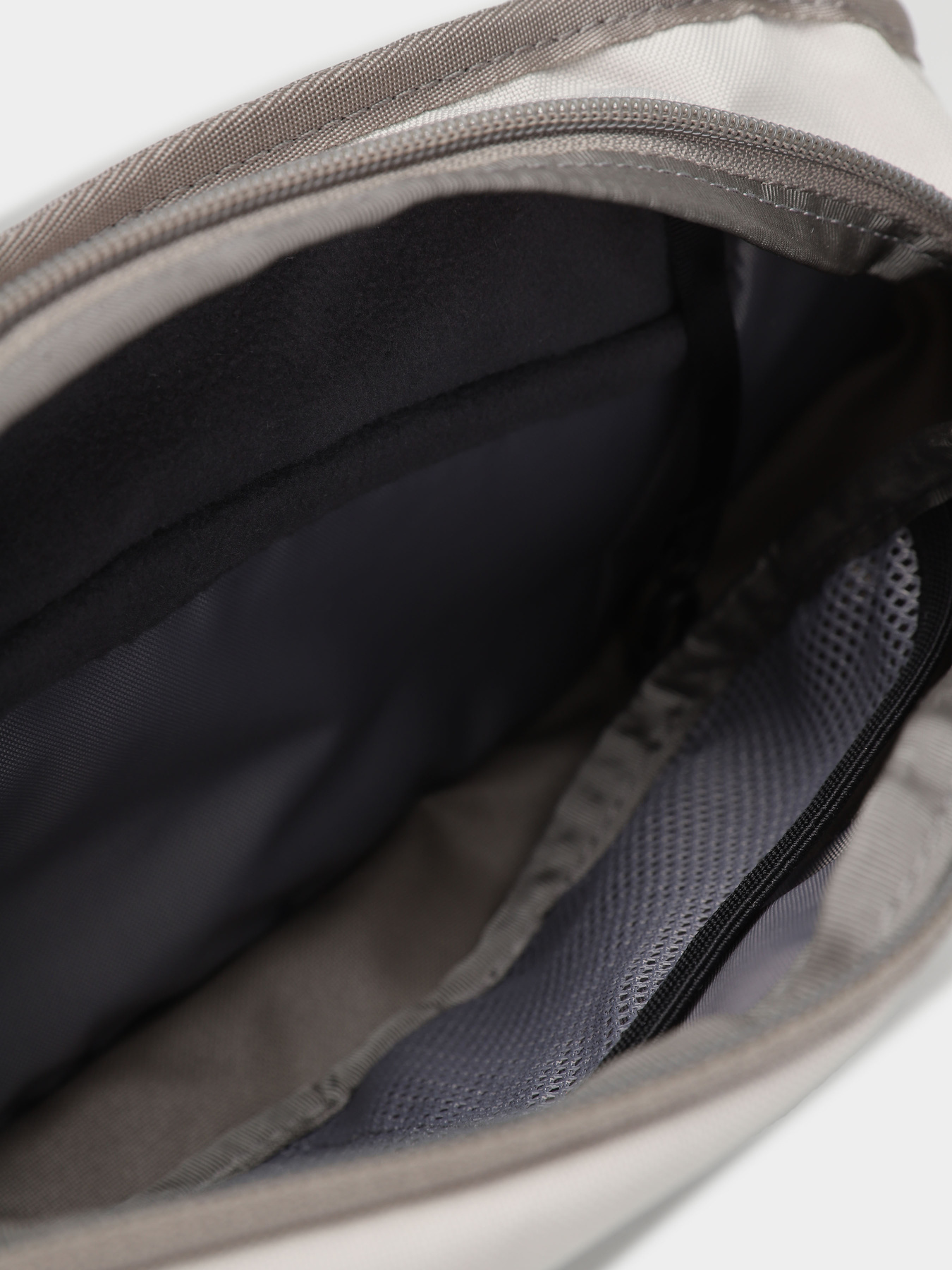 Сумки The North Face Y2k Hip Pack 3 L модель NF0A87GE7HX1 Фото