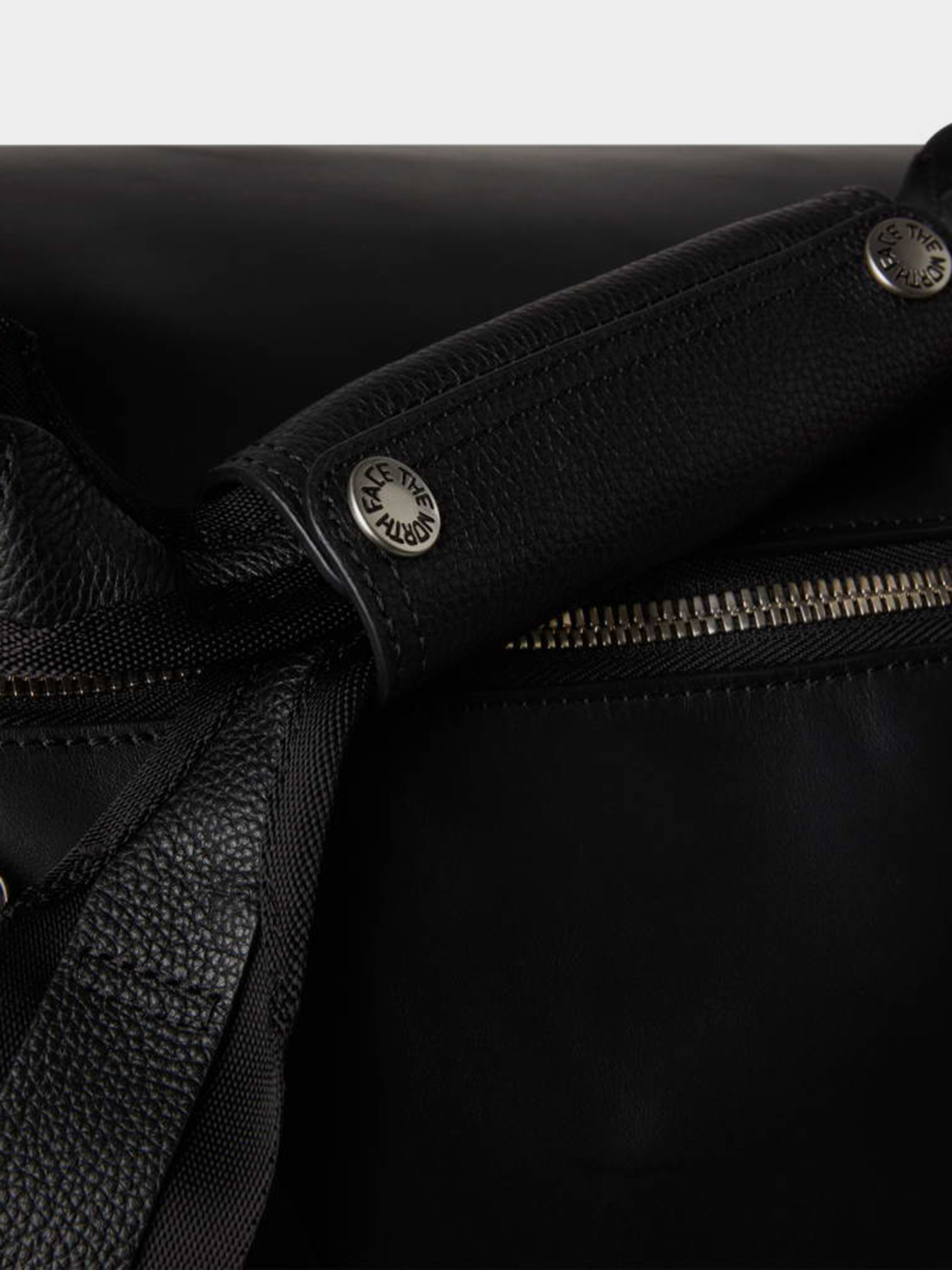 Дорожные сумки и чемоданы The North Face BASE CAMP DUFFEL LEATHER SE модель NF0A8GU5JK31 Фото