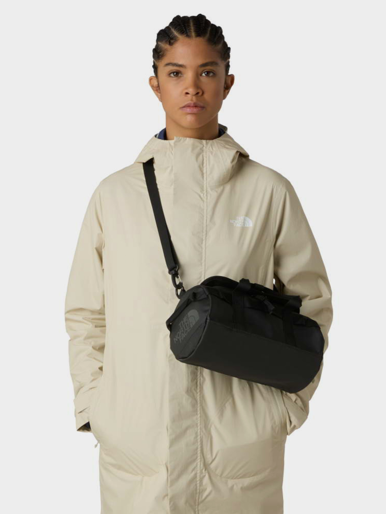 Сумки The North Face BASE CAMP DUFFEL SHOULDER BAG модель NF0A8GJ8KT01 Фото