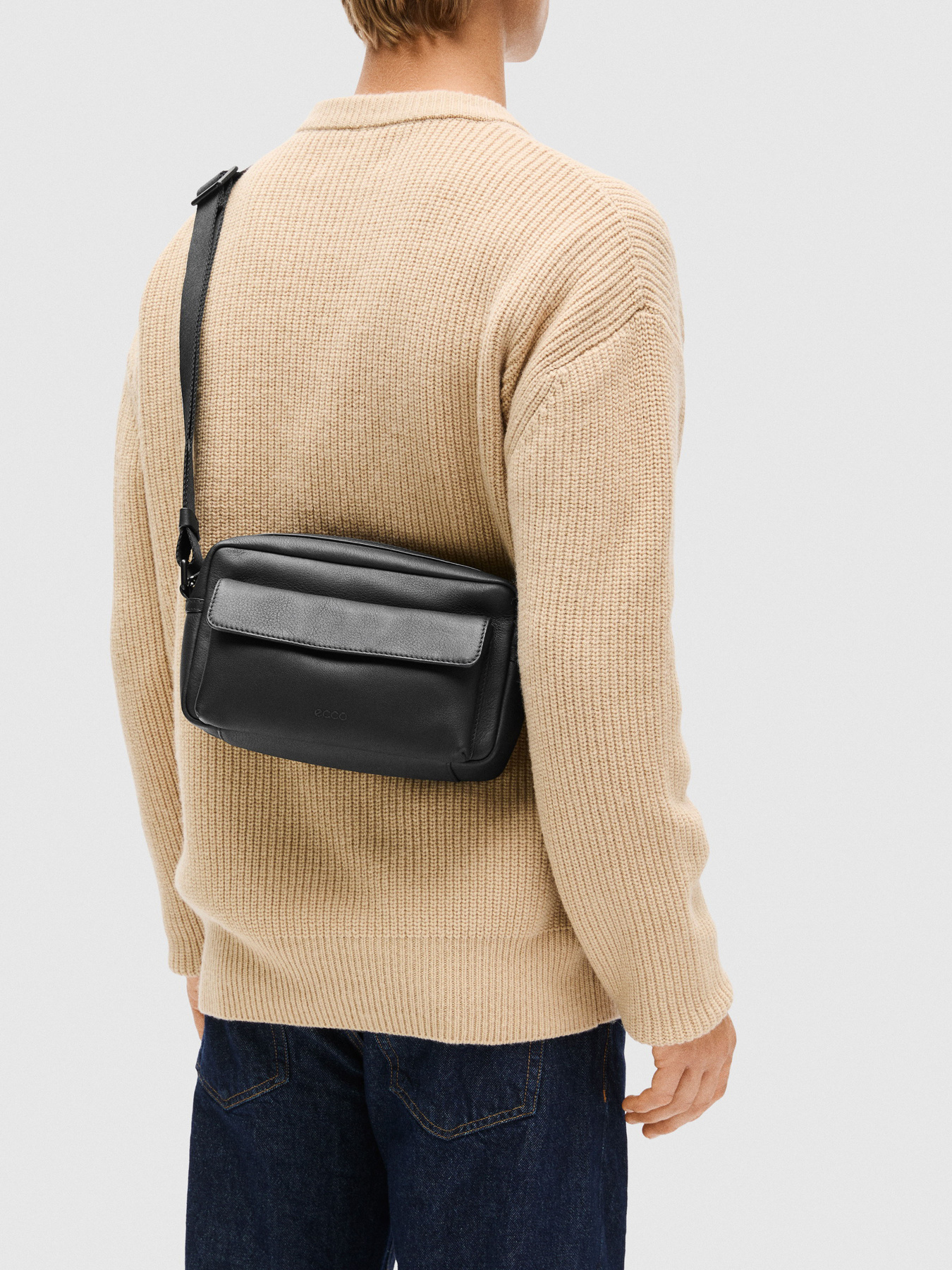 Сумки ECCO CAMERA BAG модель 910821390000 Сумки ECCO CAMERA BAG модель 910821390000 Фото