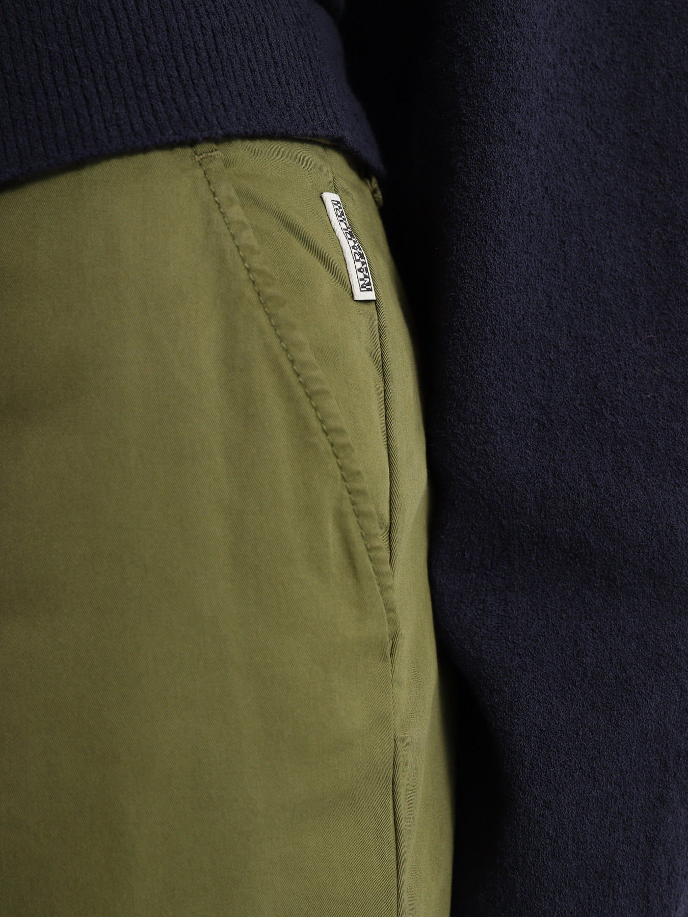 Штани Napapijri Chino Meridian модель NP0A4FAMG2C1 Штани Napapijri Chino Meridian модель NP0A4FAMG2C1 Фото