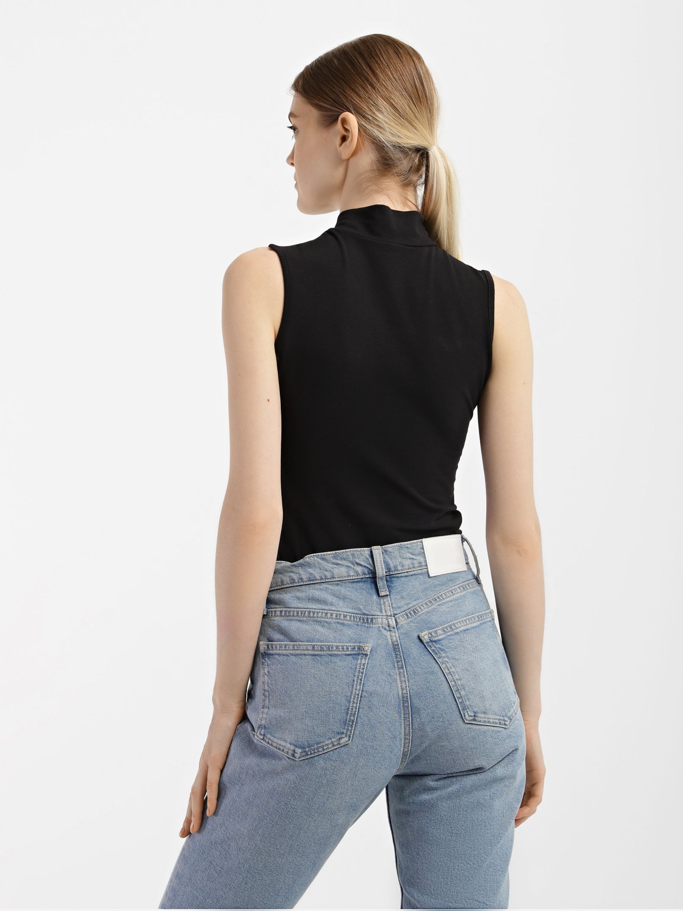 Боди и корсеты Napapijri Box Turtle Neck модель NP0A4G980411 Боди и корсеты Napapijri Box Turtle Neck модель NP0A4G980411 Фото