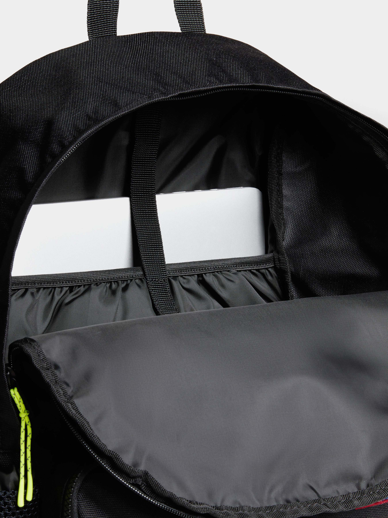 Рюкзаки Napapijri Ohrid Backpack модель NP0A4HBF0411 Фото