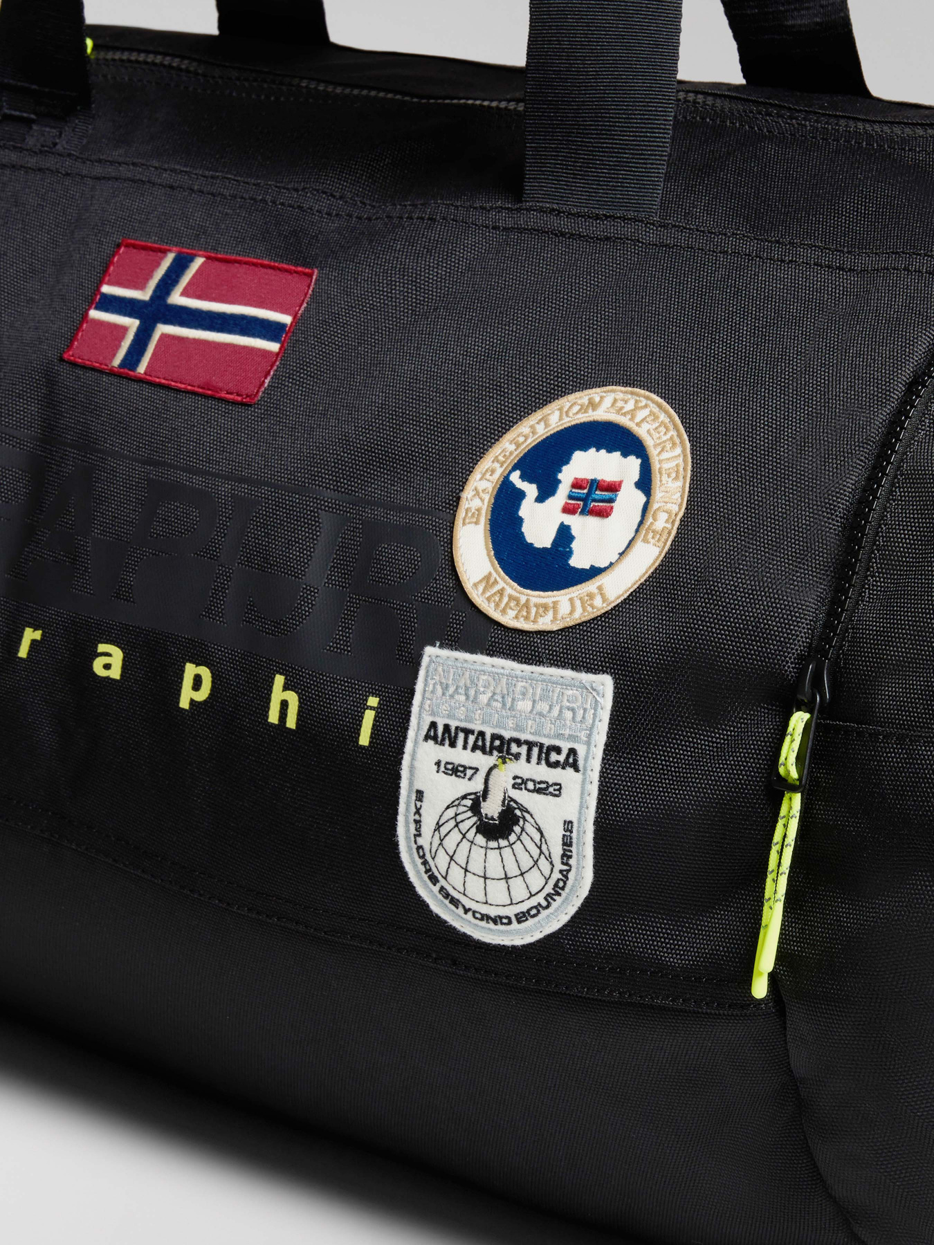 Сумки Napapijri Ohrid Duffle Bag модель NP0A4HBG0411 Фото