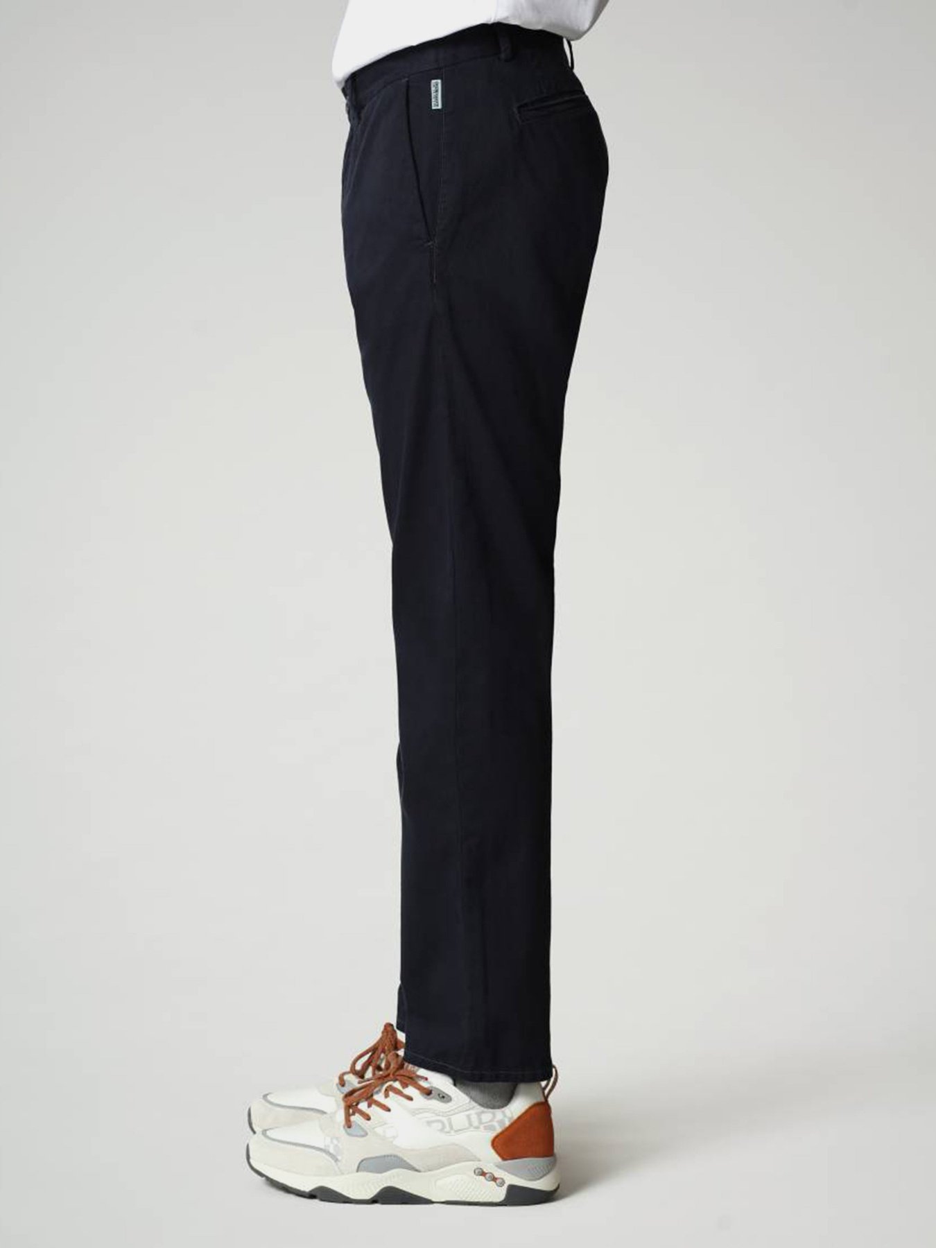 Штани Napapijri Chino Pants Miom модель NP0A4FCG1761 Штани Napapijri Chino Pants Miom модель NP0A4FCG1761 Фото