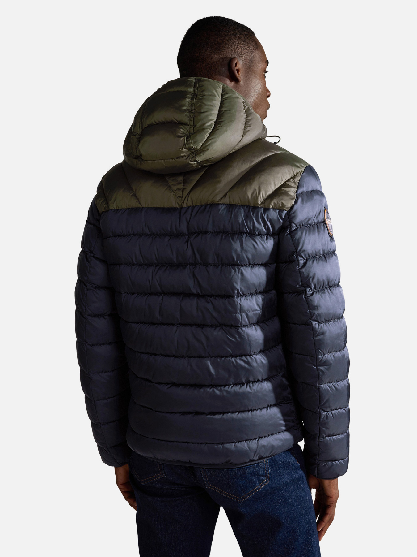 Куртки та дублянки Napapijri Aerons Hood Colour-block Puffer модель NP0A4GJLMB11 Фото