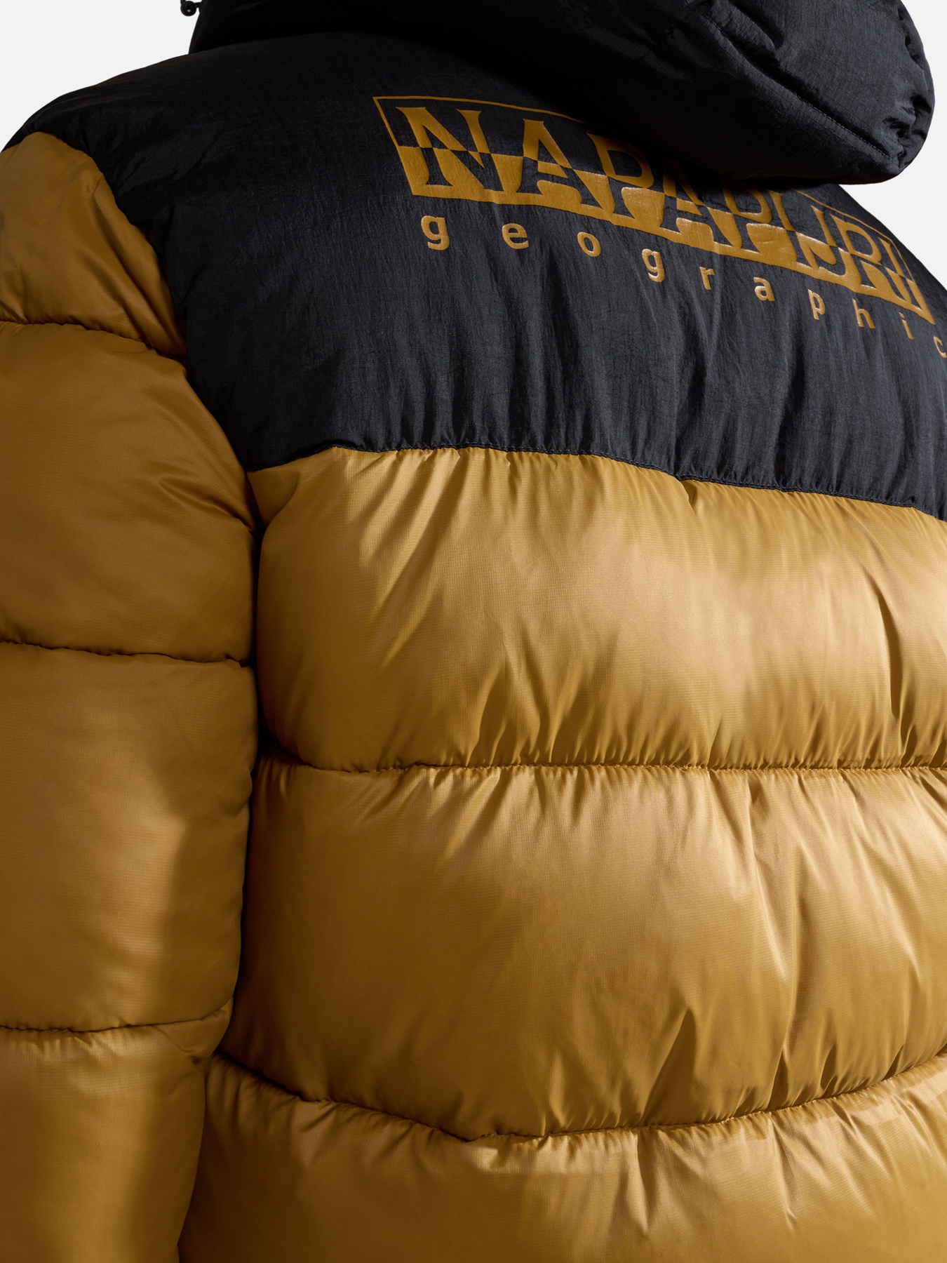 Куртки та дублянки Napapijri Hornelen Puffer Jacket модель NP0A4GLLN971 Куртки та дублянки Napapijri Hornelen Puffer Jacket модель NP0A4GLLN971 Фото
