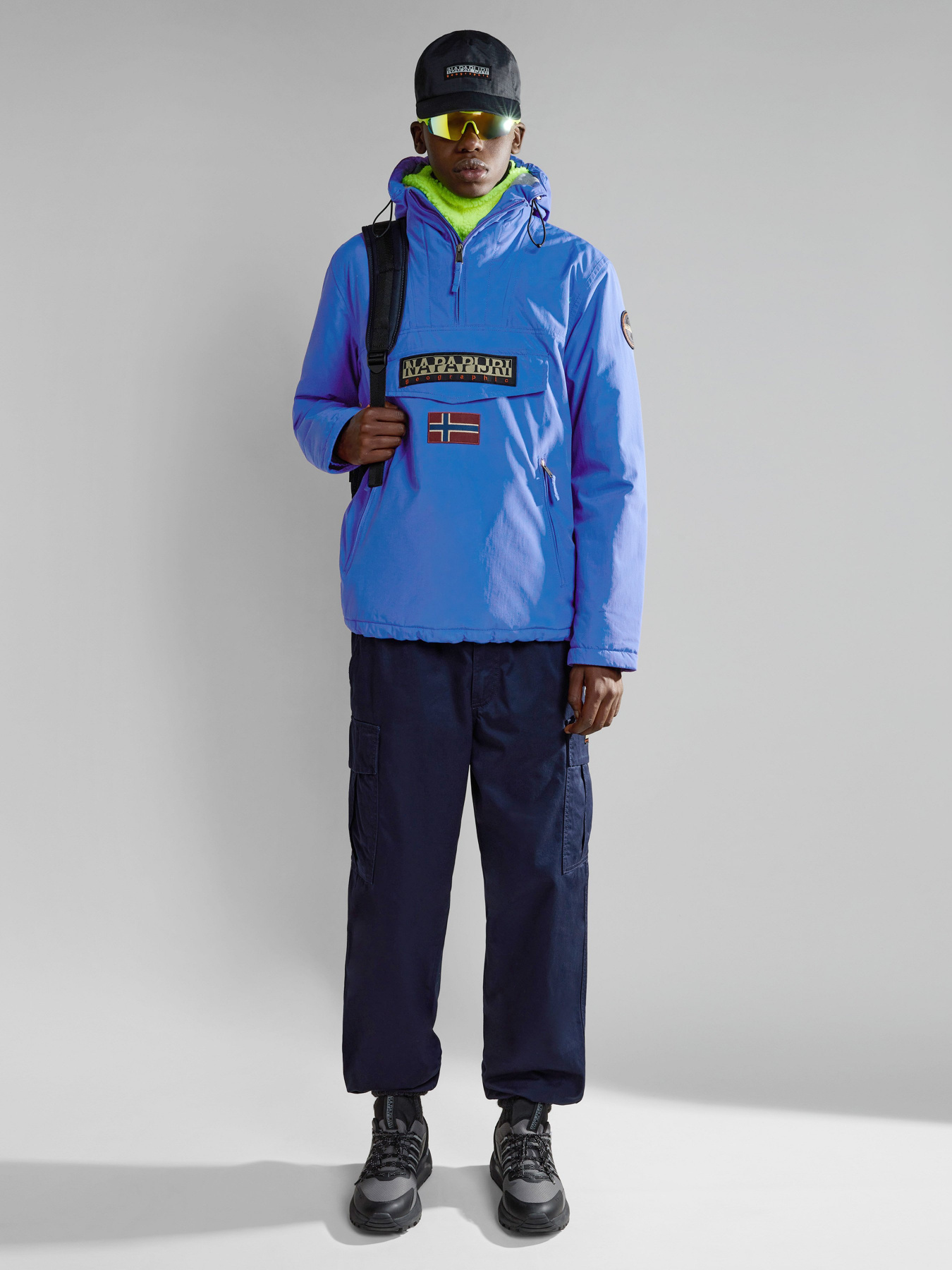 Куртки и дубленки Napapijri Rainforest Pocket Winter Anorak модель NP0A4GMDB5A1 Фото