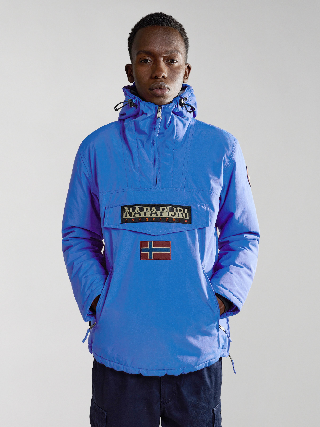 Куртки и дубленки Napapijri Rainforest Pocket Winter Anorak модель NP0A4GMDB5A1 Фото