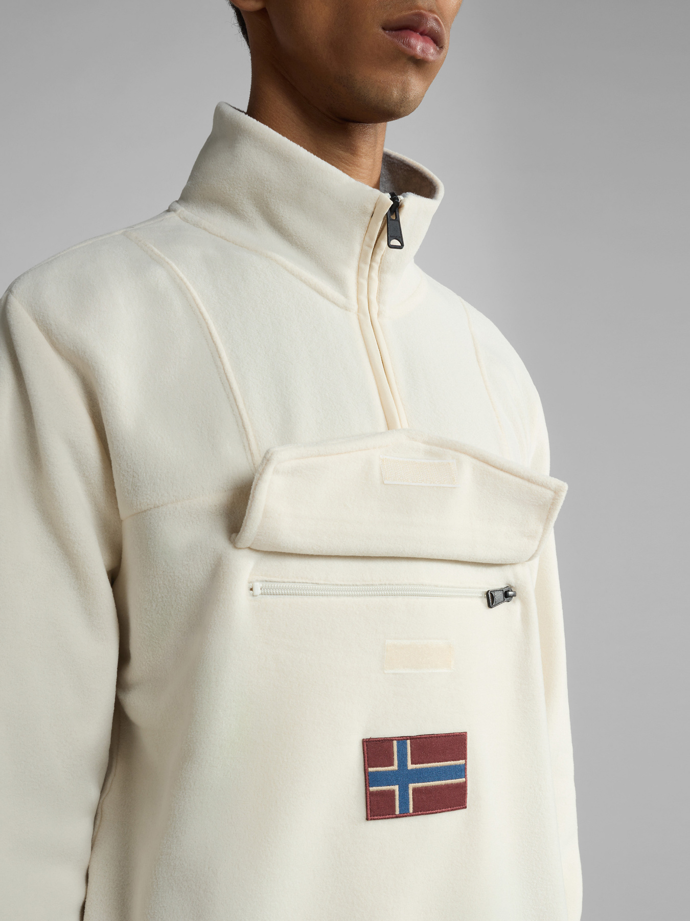 Худі та світшоти Napapijri Burgee Half-Zip Fleece модель NP0A4HMZNS51 Фото