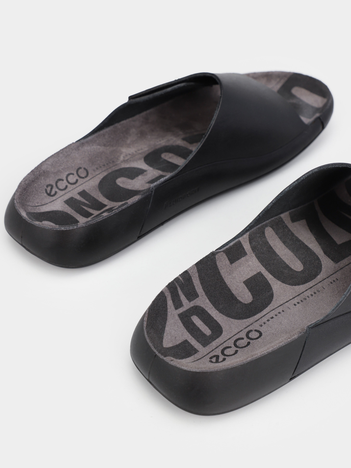 Шльопанці ECCO Cozmo модель 20680301001 Шльопанці ECCO Cozmo модель 20680301001 Фото