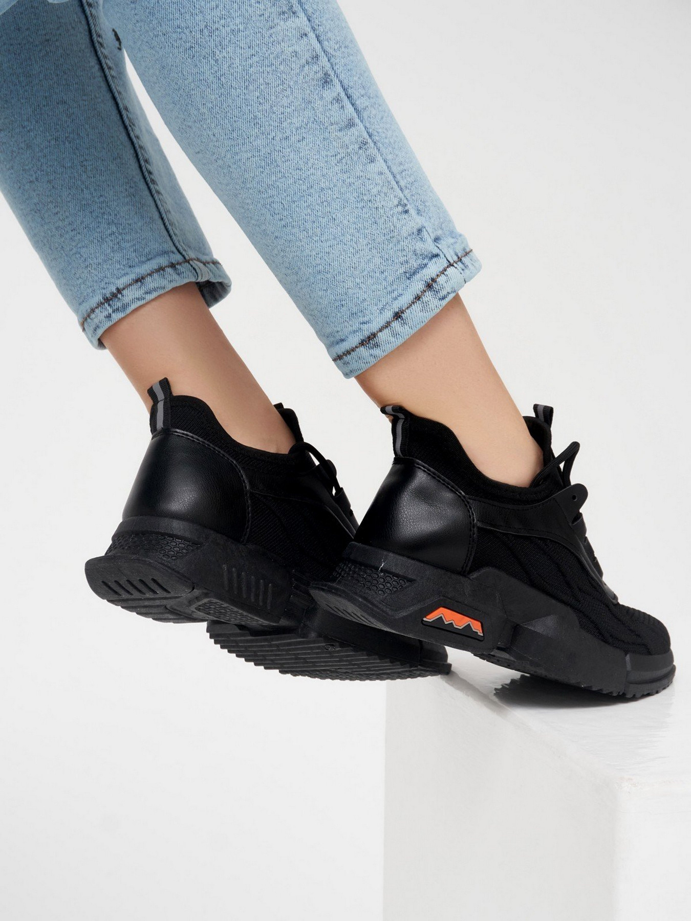 Кросівки ISSA Plus модель OB2-28_black Фото