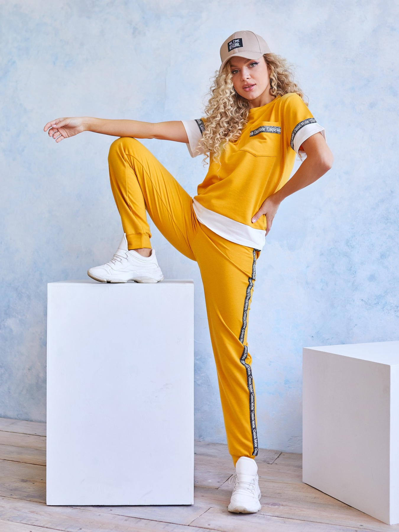 Костюмы ISSA Plus модель 11960_mustard Фото