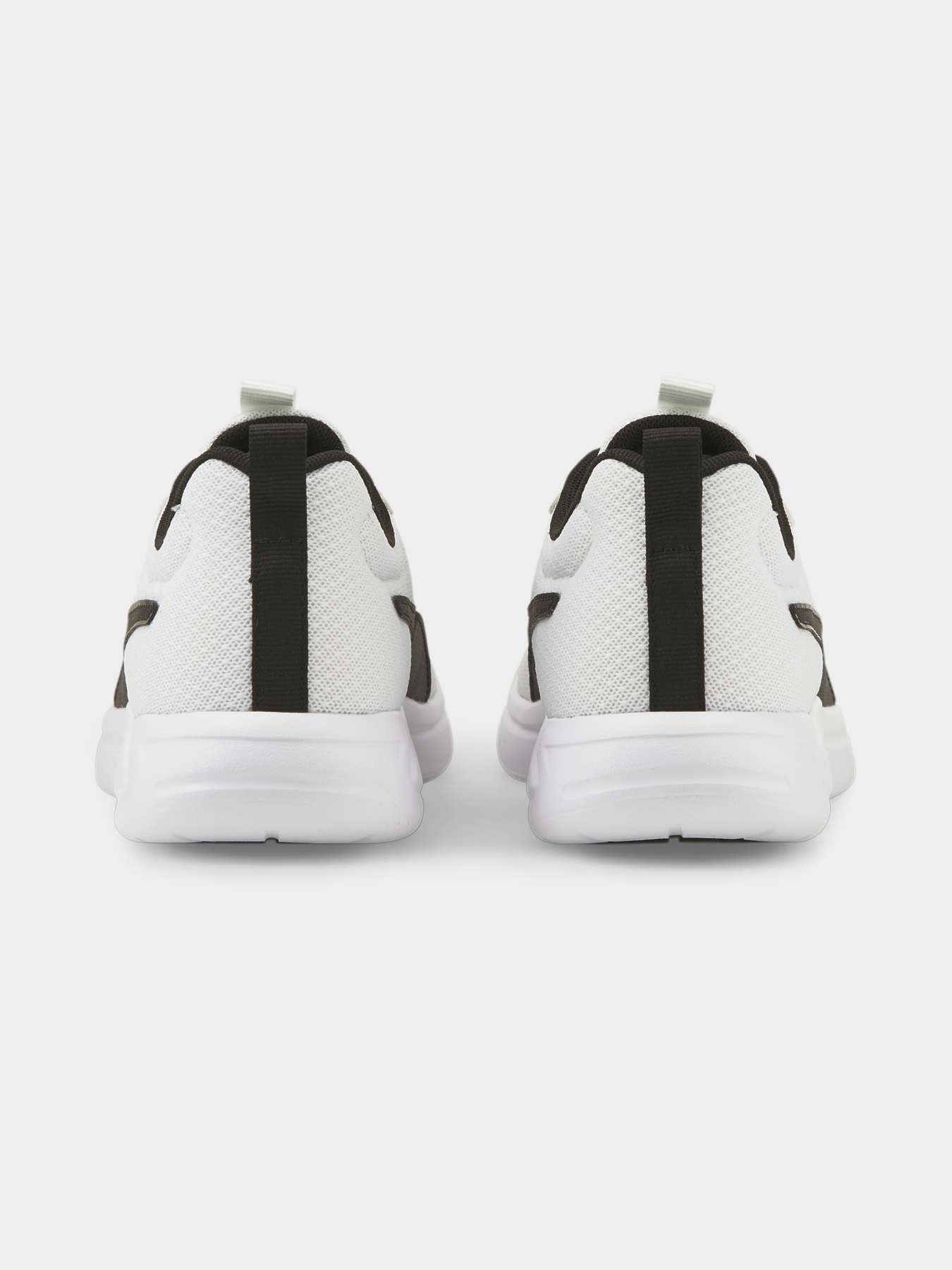 Кросівки PUMA Resolve Smooth модель 376219 Фото