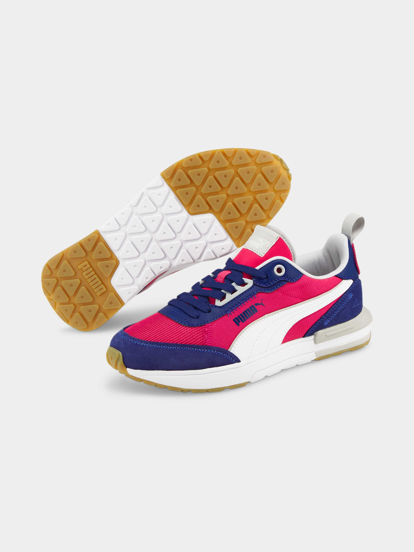 Кросівки PUMA R22 модель 383462 Фото